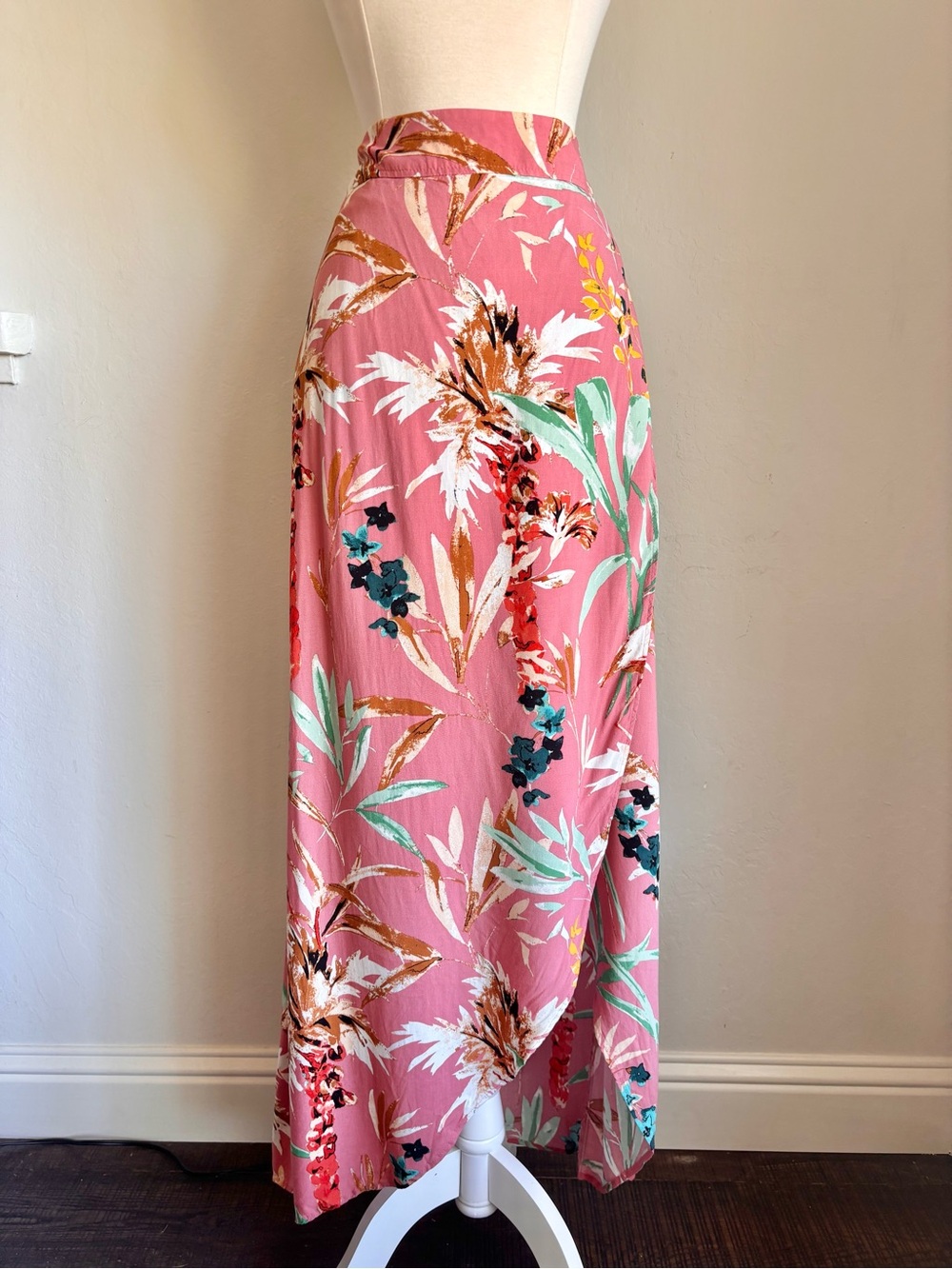 Express Lightweight Floral Maxi Skirt in Dusty Rose, Elastic Waist, Sz Large